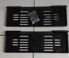 Dudukan plat nomor Mobil