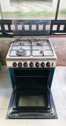 Freestanding Oven Domo 4 Tungku Api Atas Bawah Siap Kerja