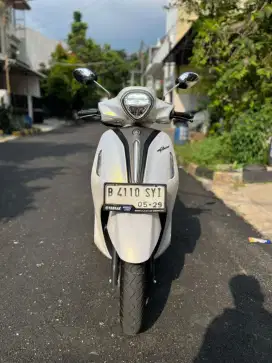 Yamaha Grand Filano Lux Hybrid 2024
