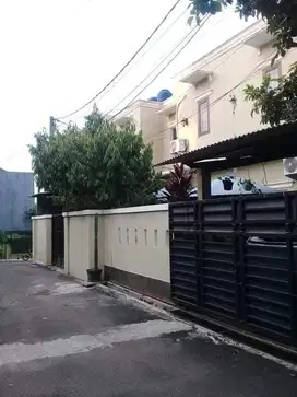 Jual Cepat Kost Exclusive Berikut Rumah Induk di Jati Padang Jakarta