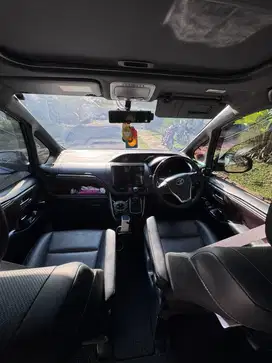 Toyota Voxy 2021 Bensin
