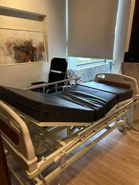 Bed pasien AOLIKE 3 crank electric with central break bonus matrass