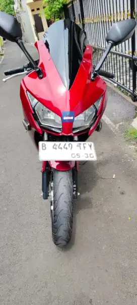 DIJUAL CASH HONDA CBR 150R OLD THN 2015 PAJAK IDUP SIAP PAKAI