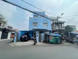 Rumah Kantor 3 lantai cocok untuk kost Kebon Jeruk Jakarta Barat