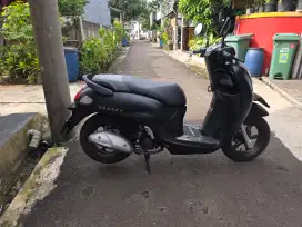 DIJUAL MOTOR SCOOPY PRESTIGE KEY LESS 2025 WARNA HITAM DOFF LOW KM