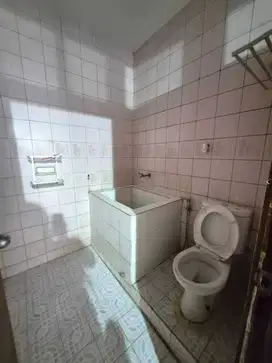 Disewakan Rumah Simpang Darmo Permai Selatan