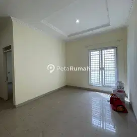 Jual murah rumah komplek suluh townhouse semi furnished