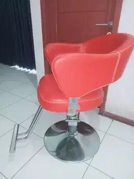 Peralatan salon
