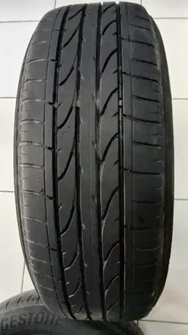 Ban mobil copotan BRIDGESTONE 215 / 60 R 17