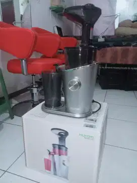 Dijual juicer slow merk hurom