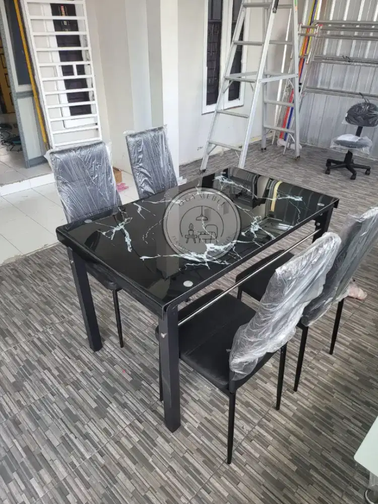 Promo sale meja makan kaca 4 kursi termurah