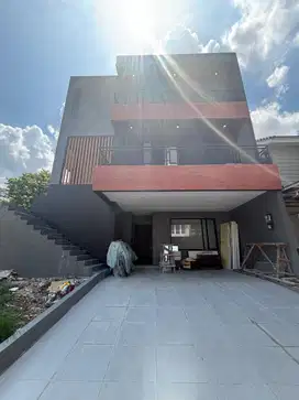 Rumah Brand New Hoek Depan Sport Lounge, Sutera Feronia Park