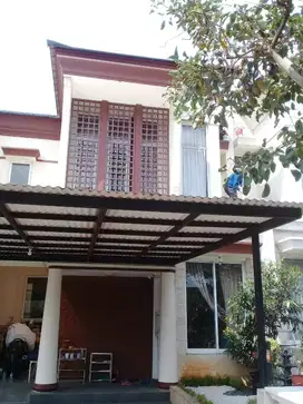 Rumah Depan Taman Greenwich Park Cluster Sheffield BSD
