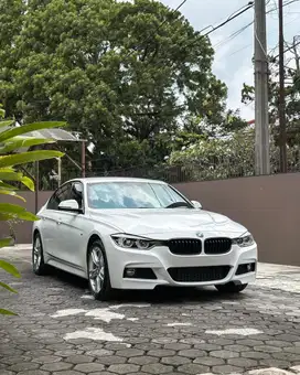 2016 BMW 320i M-Sport Alcantara Edition