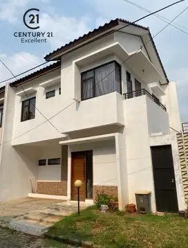 Turun Harga Dijual Rumah 2 Lantai di Cirendeu Siap Huni