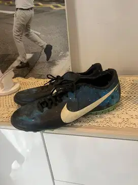 JUAL SEPATU FUTSAL NIKE MERCURIAL GALAXY SECOND HAND