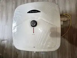 Water Heater Ariston 30L Ex Display