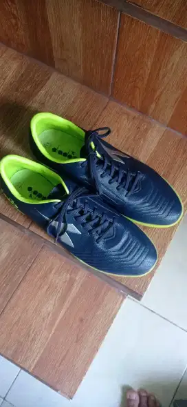 Sepatu futsal diadora ori