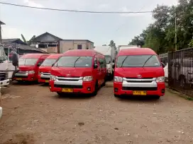 Toyota HIACE Commuter