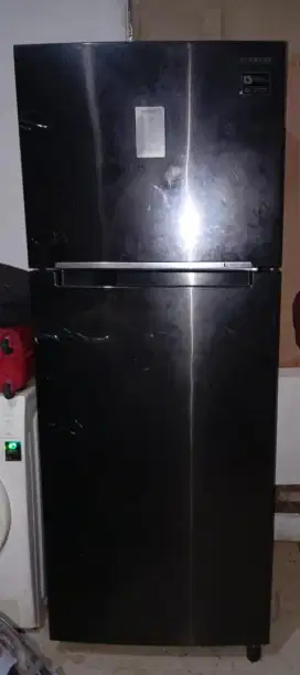 Kulkas 2 pintu merk Samsung