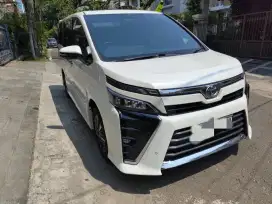 (Dp 8jt) Voxy 2018 AT siap pakai
