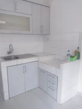 Disewakan paviliun ada kitchen set, lokasi strategis, tidak banjir