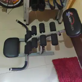BUAT KECILIN PERUT OLAHRAGA