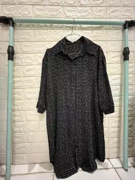 Preloved atasan kemeja blouse wanita motif kotak hitam kecil