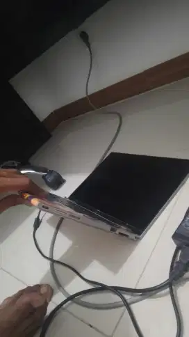 Butuh uang jual cepat Laptop delI i3 Generasi 8 touchscreen