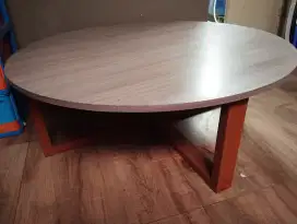 Meja bulat bahan kuat
