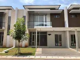 DISEWA RUMAH DI PIK 2 UK 8x15 UNFURNISH UNIT LANGKA JARANG ADA MURAH