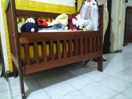 Boks bayi kayu jati