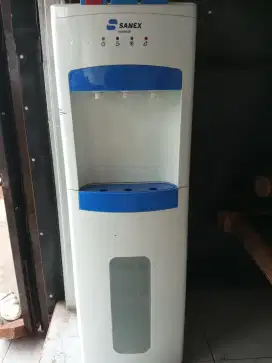 Dijual cepat dispenser air yg galonnya dibawah masih normal 350rb aja