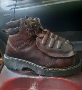 Dr martens indusrial steeltoe/safety 42