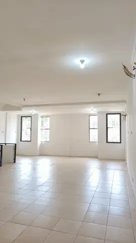 DISEWAKAN Ruko 2.5 lantai Grand Boulevard / Cemara