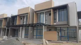 Dijual Villa pasir putih 5 Sanur boulevard. PIK 2
