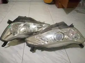 Lampu Depan Toyota Mark X 2012