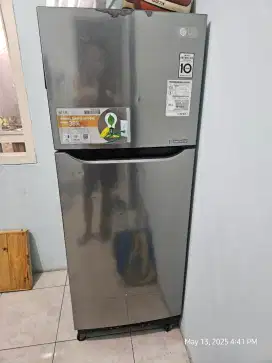 Kulkas LG 2 Pintu Inverter