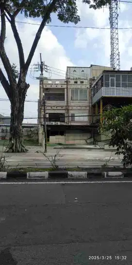 RUKO ALL IN ONE USAHA DAN RUMAH KOS RAYA NGINDEN SEMOLO