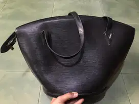 Tas Louis Vuitton Black Epi Saint PM Short Strap