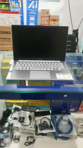 LAPTOP ASUS RYZEN5 7520U RAM 8GB SSD 512GB