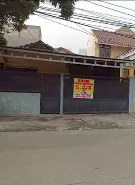 JUAL RUMAH SERIUS (BU) - SEMI FULL FURNISHED - LOKASI STRATEGIS