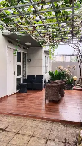 Dijual Rumah di Depok 5 menit ke UI Pekarangan Asri dan Nyaman