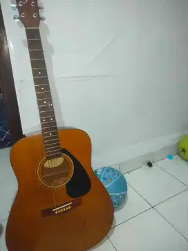 Dijual cepat gitar Yamaha