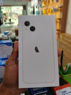 iPhone 13 starlight