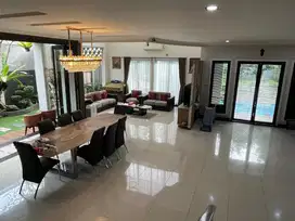 DISEWAKAN Rumah PRIVATE POOL THE GREEN CLUSTER BLOSSOM VILLE. BSD