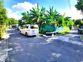 Tanah Bagus Strategis Hook 2 jalan Aspal SHM di Sumber Solo Kota