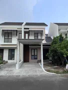 Rumah Bangunan 2 Lantai Cluster Burgundy Summarecon Bekasi