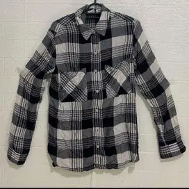PRELOVED FOREVER 21 ORI KEMEJA (Size S) (LD=95cm x T=70cm)