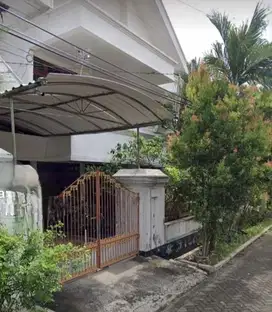 Jual rumah manyar